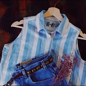 *ON RESERVE* Sleeveless Button-Up Tank // Sz. Sm